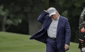 WSJ узнала о мыслях Трампа о санкциях и отказе от переговоров по Украине