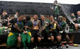 Звезды российского футбола выбрали лучшего игрока Российской премьер-лиги