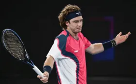 Соболенко заявила, что выдохлась после пяти минут тренировки с Рублевым