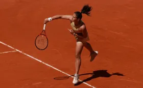 Украинка пожала руку сменившей гражданство Касаткиной после матча в Риме