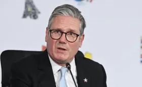 Стармер счел неприемлемой позицию Москвы на переговорах с Киевом