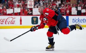 Овечкина включили в первую тройку лучших форвардов в истории НХЛ