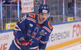 Экс-капитан СКА дебютировал в НХЛ в последнем матче Овечкина в сезоне