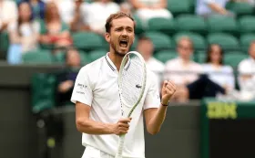 Даниил Медведев стал регулярно проигрывать аутсайдерам. В чем причины